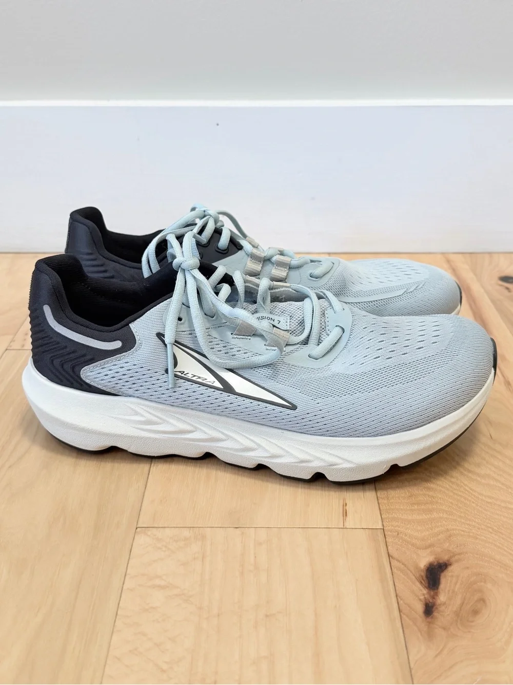 NWOB Altra Men’s Provision 7 Sneakers
